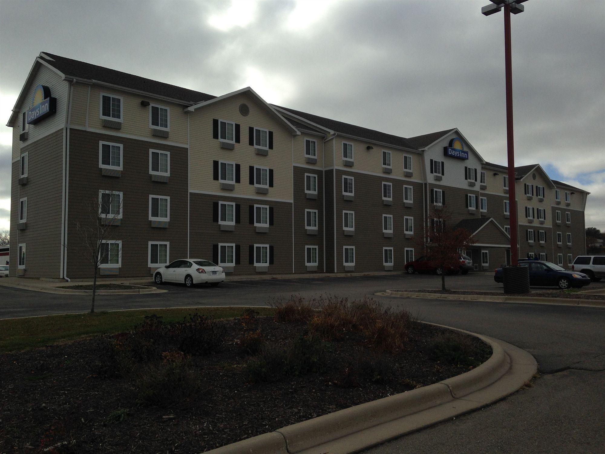 Days Inn & Suites By Wyndham Rochester South Exteriér fotografie