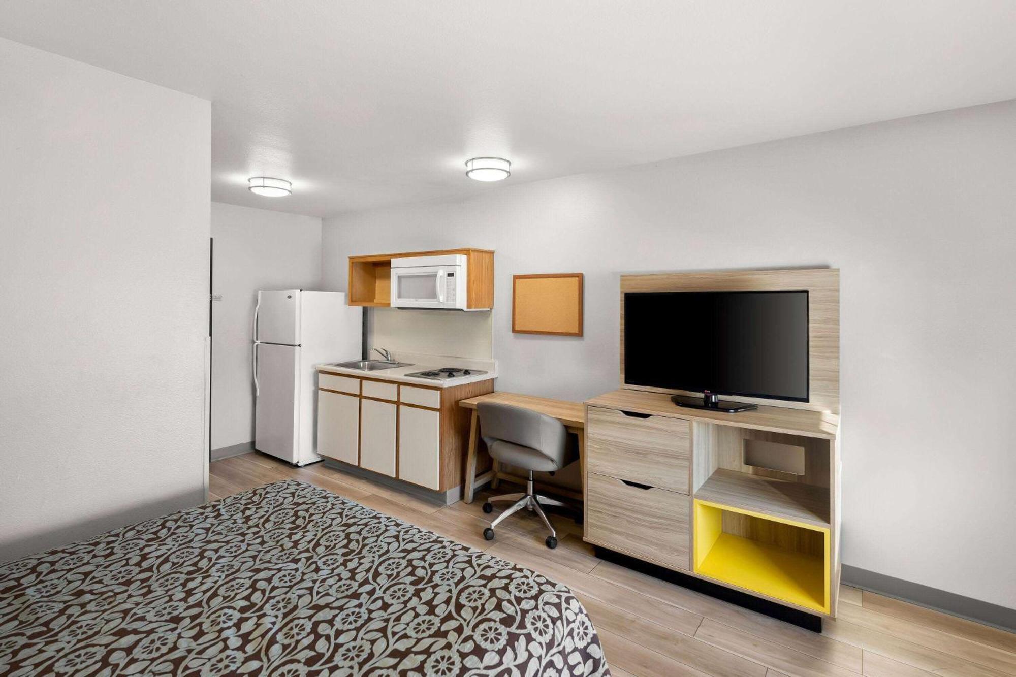 Days Inn & Suites By Wyndham Rochester South Exteriér fotografie