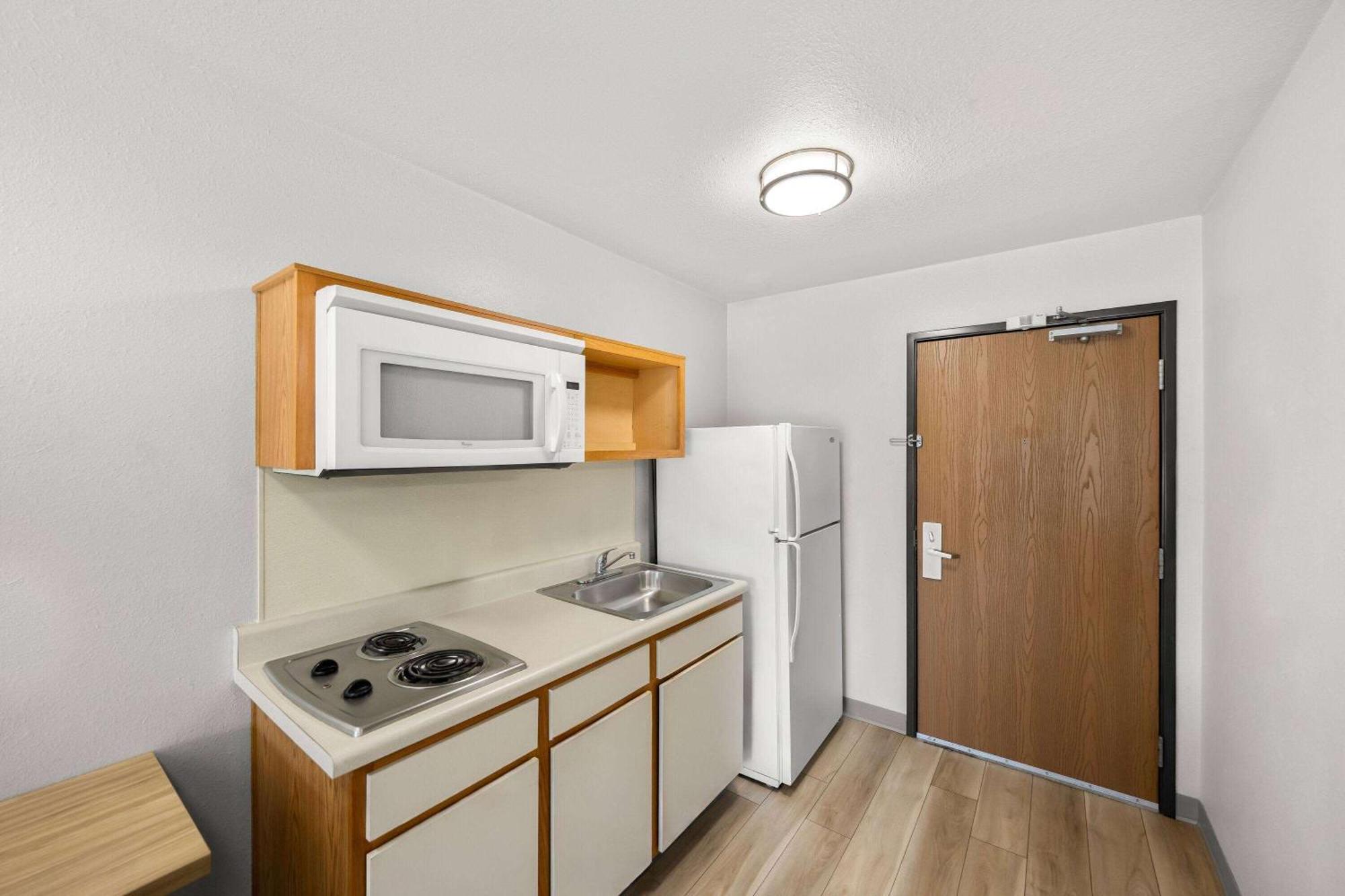 Days Inn & Suites By Wyndham Rochester South Exteriér fotografie