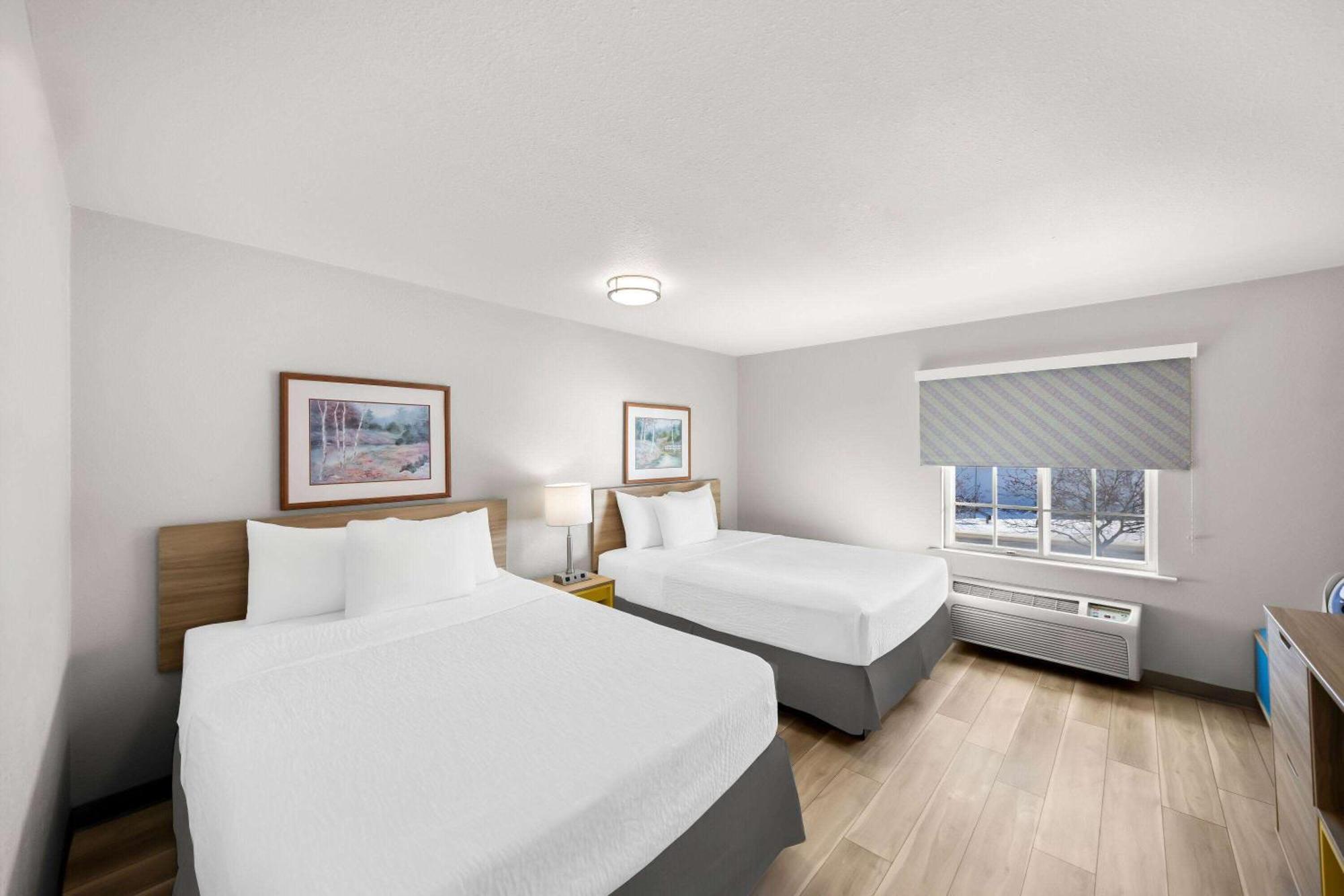 Days Inn & Suites By Wyndham Rochester South Exteriér fotografie