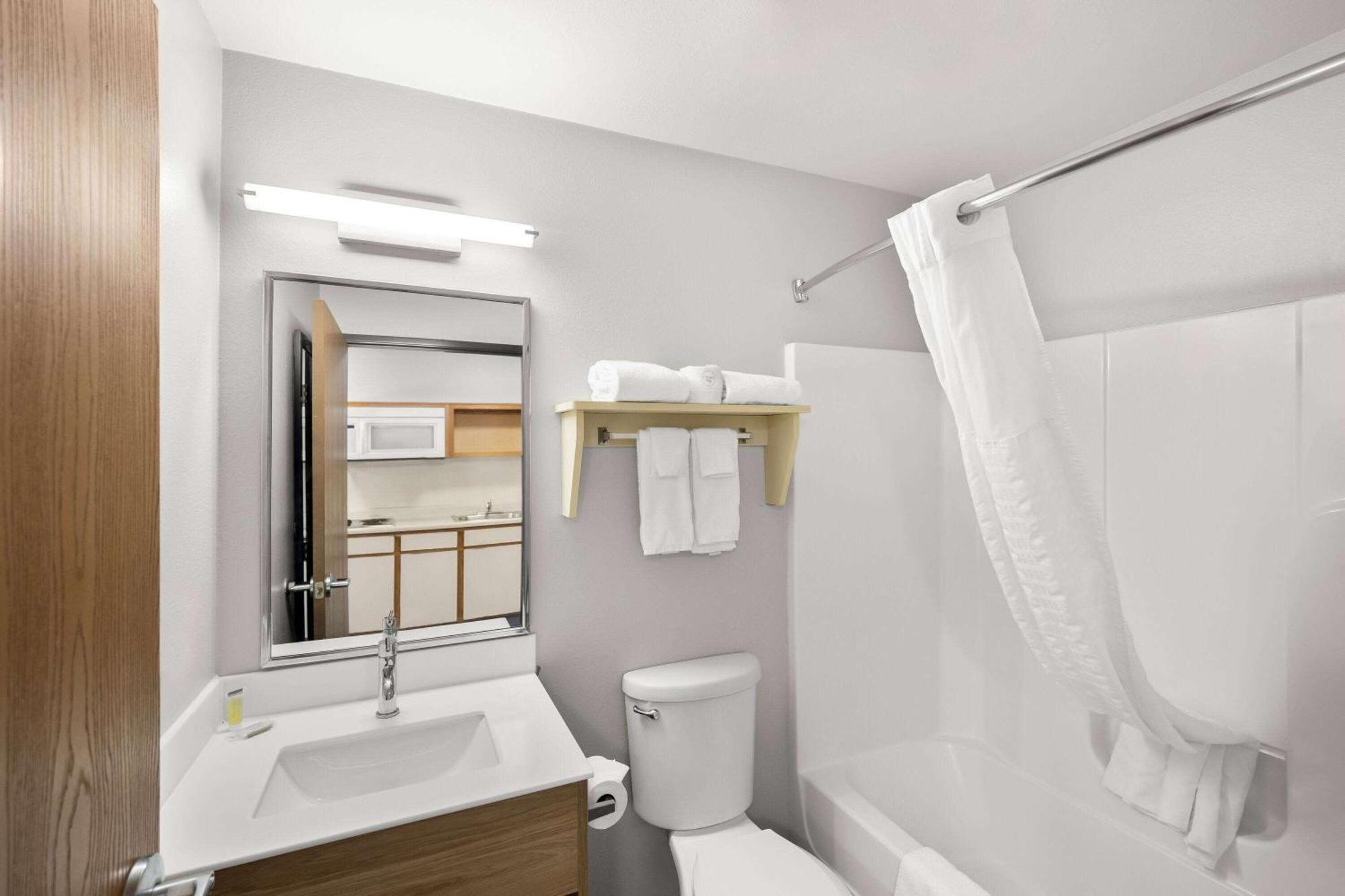 Days Inn & Suites By Wyndham Rochester South Exteriér fotografie