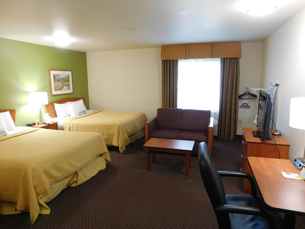 Days Inn & Suites By Wyndham Rochester South Exteriér fotografie