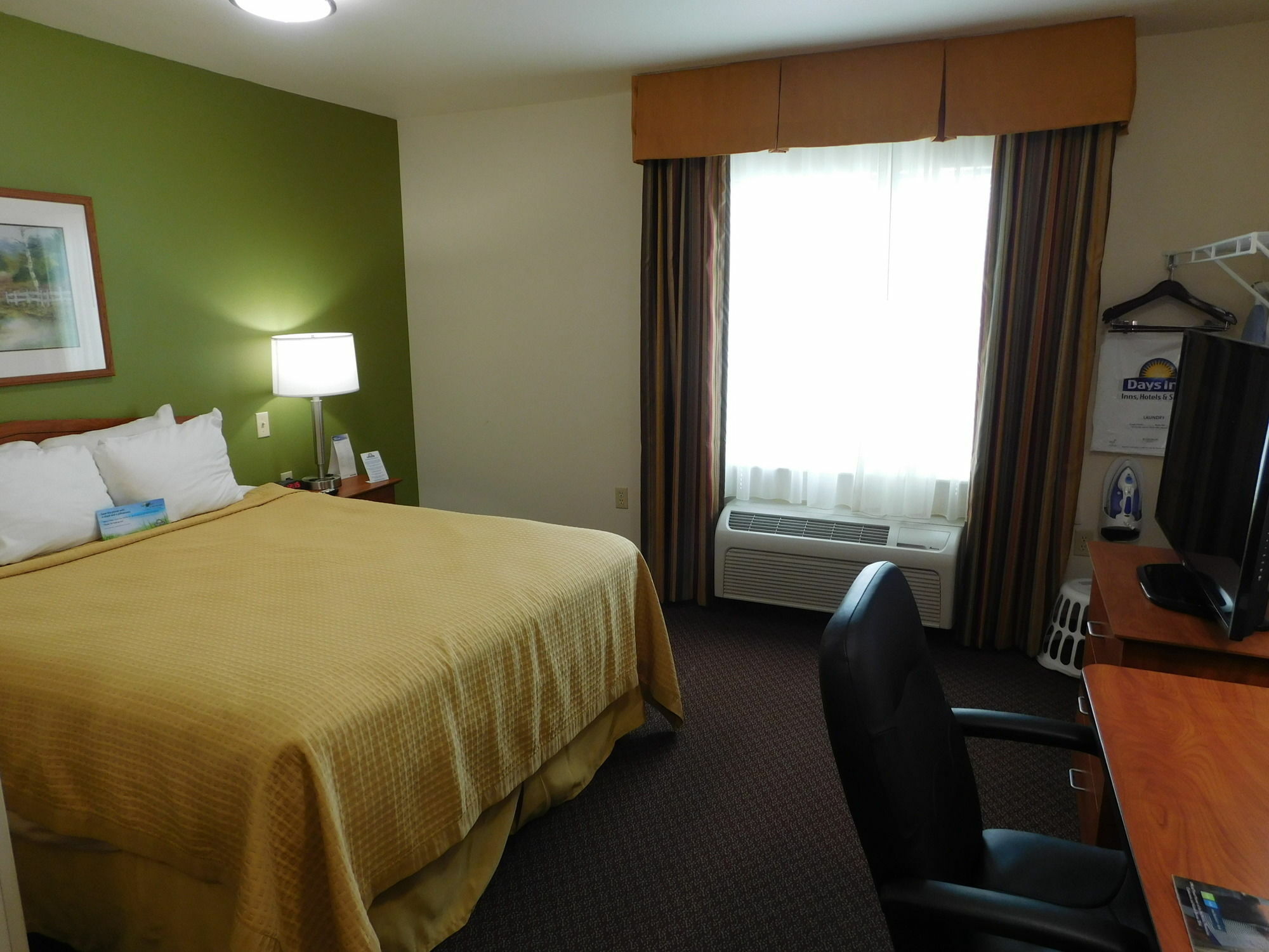 Days Inn & Suites By Wyndham Rochester South Exteriér fotografie
