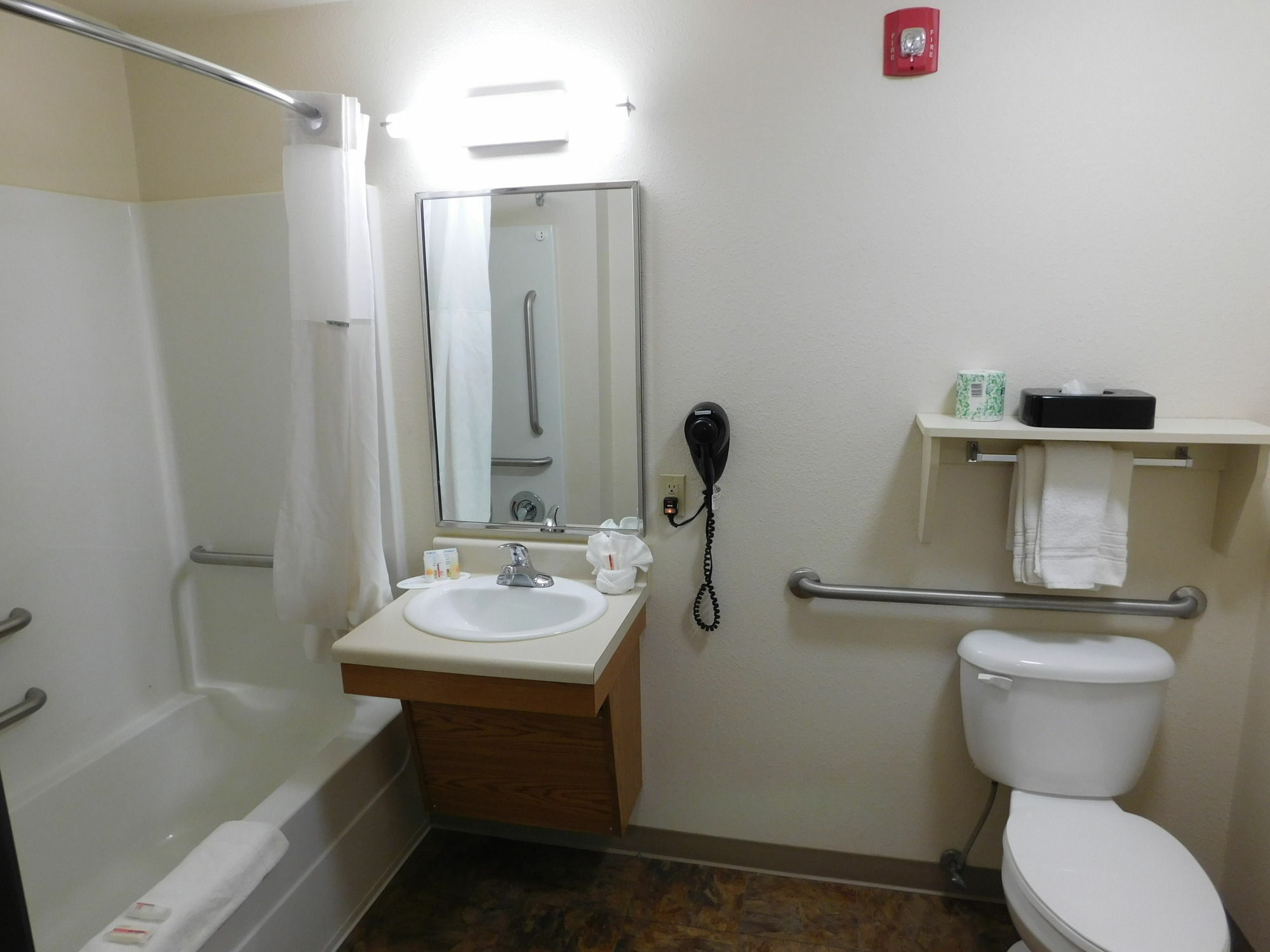 Days Inn & Suites By Wyndham Rochester South Exteriér fotografie